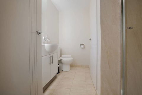 70 Greenbell Doncaster - Southport Accommodation 5