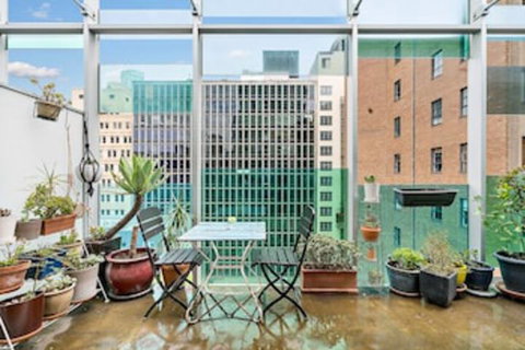 Zelda 1 Bedroom Central CBD Apartment - Southport Accommodation 0