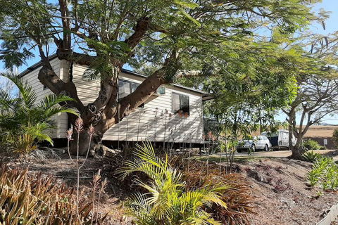 Mt Larcom Tourist Park - Southport Accommodation 2