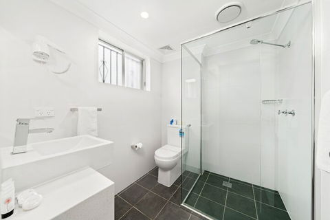 WM Hotel Bankstown - Southport Accommodation 4