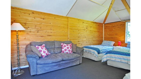 MY Fair Lady External Bathroom PET Friendly - Accommodation Southport 3