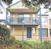 Bliss Close TO Town - Southport Accommodation