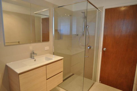 Salty Sands Meters From THE Beach Free Wifi - Accommodation Southport 4