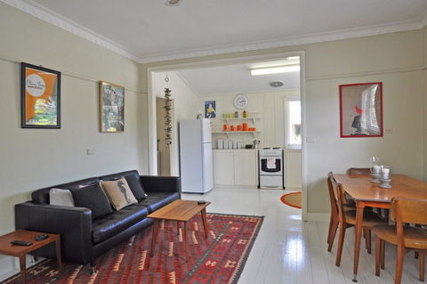 SEA Whispers Inlet Side - Southport Accommodation 4