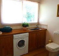 Australian Home Away at Eltham Venn Cottage - Southport Accommodation