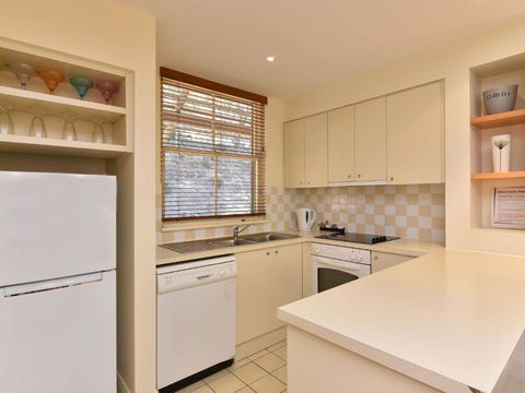 Villa Shiraz Located Within Cypress Lakes - Southport Accommodation 2