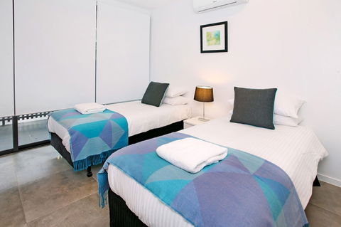 Views From Red Hill - Southport Accommodation 6