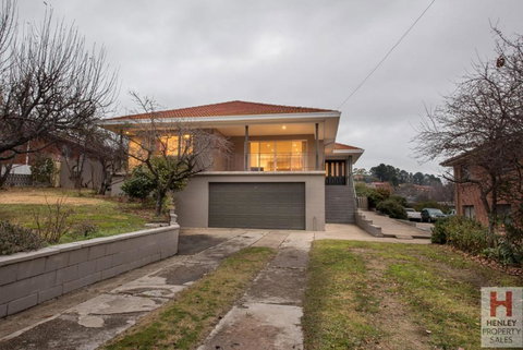 Gippsland Twelve Spacious & Central With Off Street Parking - Accommodation Southport 5