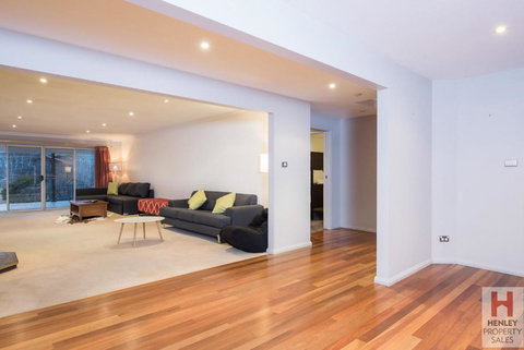 Gippsland Twelve Spacious & Central With Off Street Parking - Accommodation Southport 4