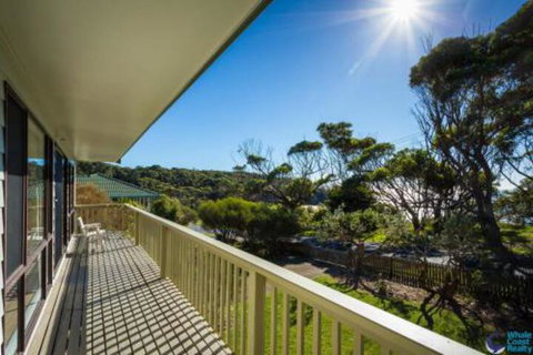Magical Mystery Bay Road - Accommodation Southport 5
