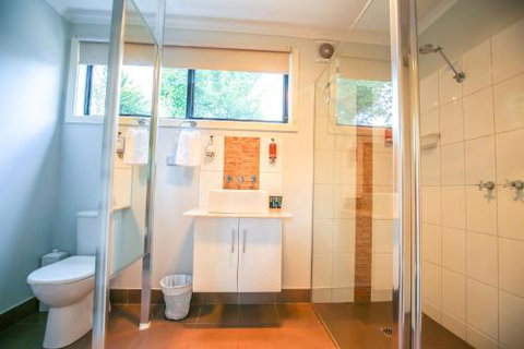 Allambie Cottages Villa 1 - Accommodation Southport 1