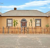 Robinson Cottage - Southport Accommodation