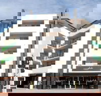 Abode Tuggeranong - Southport Accommodation