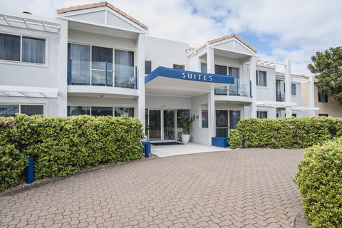 The Marina Hotel - Accommodation Southport 5