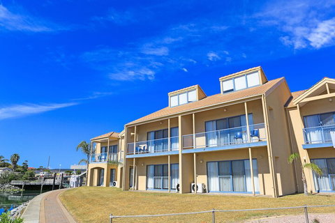 The Marina Hotel - Accommodation Southport 3