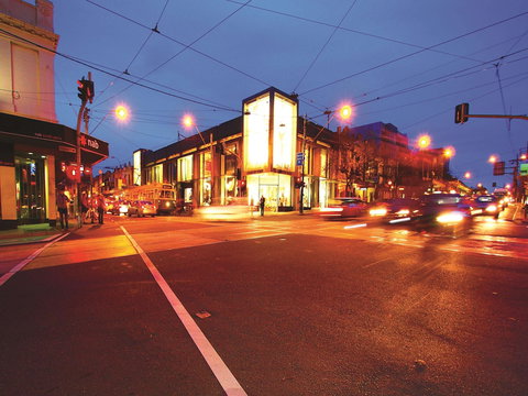 Oaks Melbourne South Yarra Suites - Accommodation Southport 4