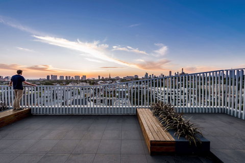 Oaks Melbourne South Yarra Suites - Accommodation Southport 3