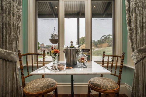 Tallawarra B & B - Accommodation Southport 3