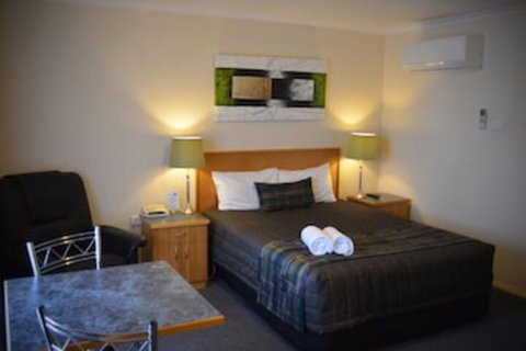 Arkana Motor Inn & Terrace Apartments - Accommodation Southport 0