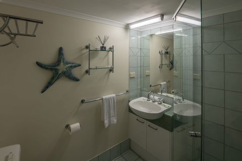 Centrepoint Holiday Apartments - Southport Accommodation 3