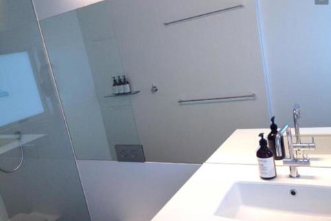 Avalon City Retreat - Accommodation Southport 3