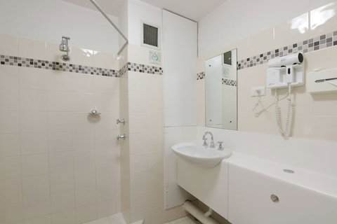 Atrium Resort Hotel - Southport Accommodation 4