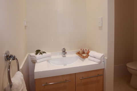 H Boutique Hotel - Southport Accommodation 4