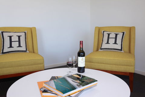 H Boutique Hotel - Southport Accommodation 2