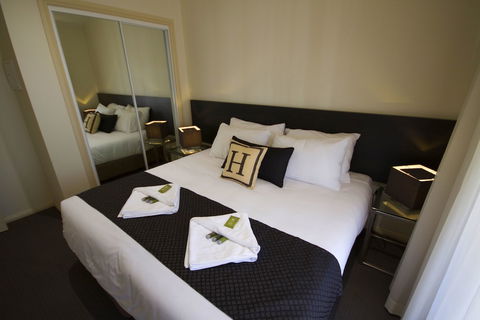 H Boutique Hotel - Southport Accommodation 6