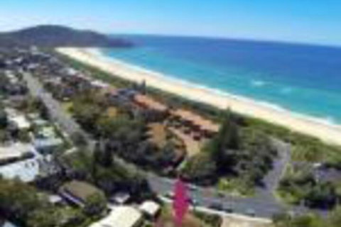 BARRELS At BOOMERANG - Accommodation Southport 0