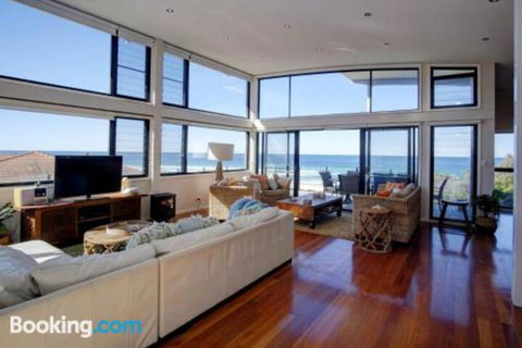 ROCKPOOL (4 Night Min) - Accommodation Southport 7