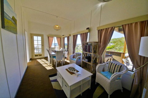 AAA Views 2 View Street - Accommodation Southport 6