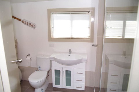 AAA Views 2 View Street - Accommodation Southport 4