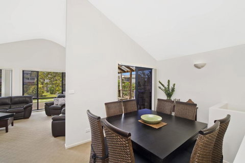 Amara 6 Wesley Avenue - Accommodation Southport 3