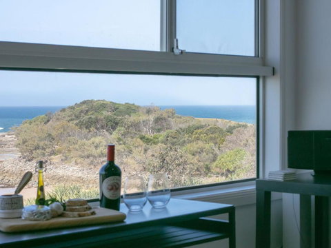 Avalon 3 Views To Die For Across The Road From Convent Beach - Accommodation Southport 1