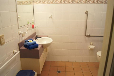 Accommodation On Denham - Accommodation Southport 4