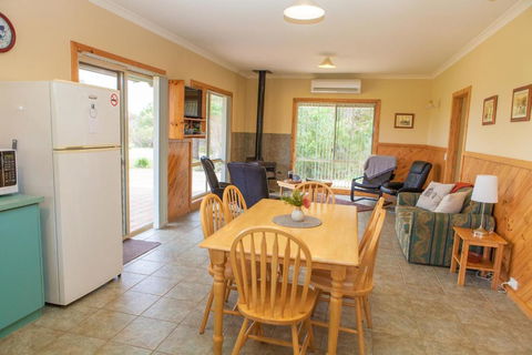 Riverside Retreat Chalets Walpole - Southport Accommodation 3