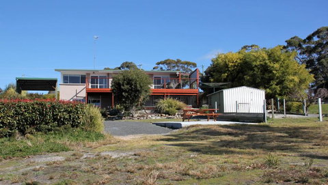 BAY Of FIRES SEACHANGE Ocean Frontage - Accommodation Southport 6