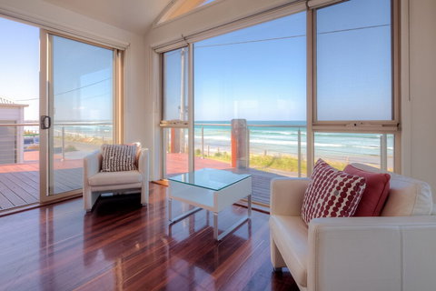 Aqua Luna - Accommodation Southport 2