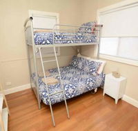 Just Renovated 2BR Cottage in Heart of Wentworth - Southport Accommodation