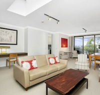 Sunny  Spacious Two Bdr Apt SPF13 - Southport Accommodation