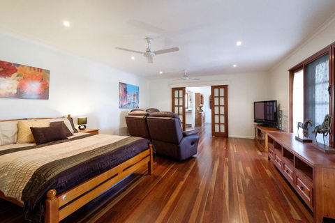 Home At Southside Central - Southport Accommodation 6