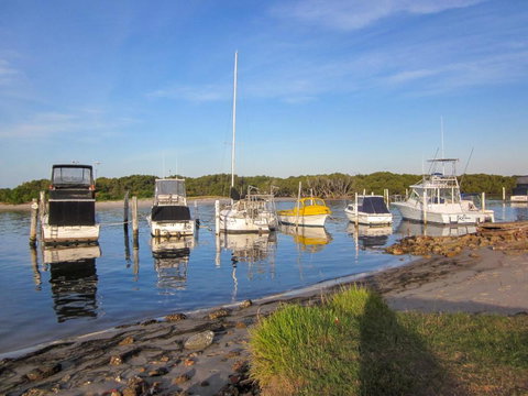 A Reflection On The Lake - Accommodation Southport 3