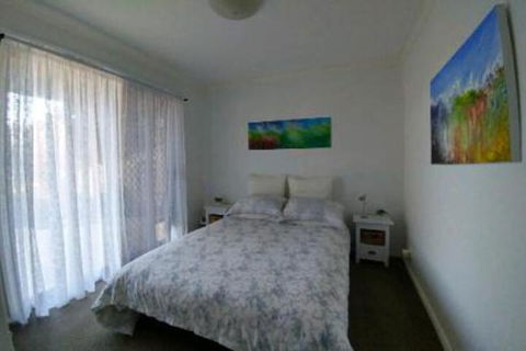 Ven & Marks Place - Southport Accommodation 3