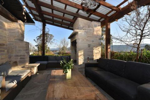 Millfield Eco Lodge With Views & Inside / Outside Hangouts - Southport Accommodation 6