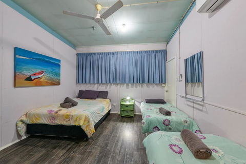 Getaway Villas Unit 38 10 2 Bedroom Self Contained Accommodation - Southport Accommodation 4