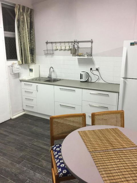 Getaway Villas Unit 38 10 2 Bedroom Self Contained Accommodation - Southport Accommodation 2
