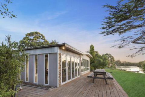 Bluff View River House Stunning Riverfront - Southport Accommodation 0