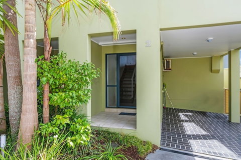 Angourie Blue Unit 2 - Accommodation Southport 0