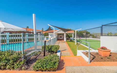 Angourie Blue Unit 2 - Accommodation Southport 2